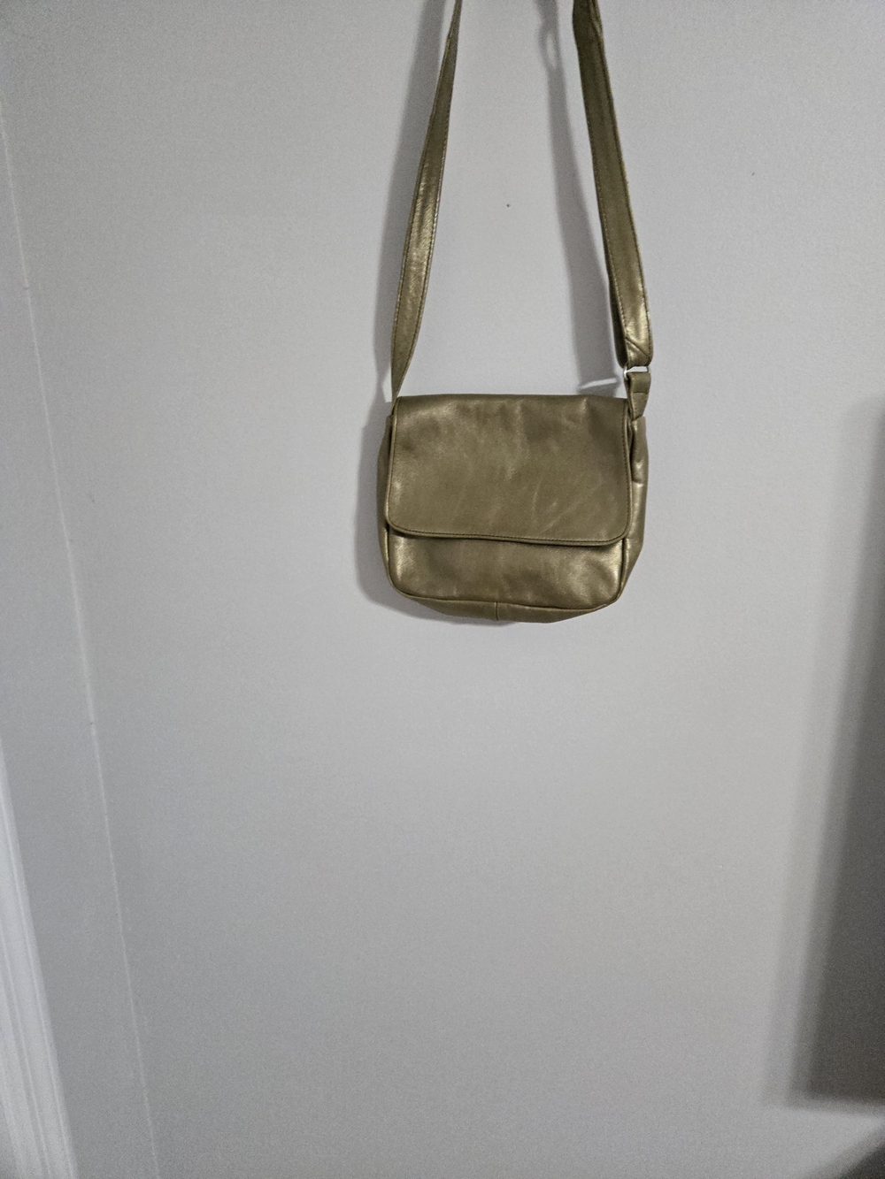 Gold Crossbody Shoulder Bag - Classic Women’s Crossbody